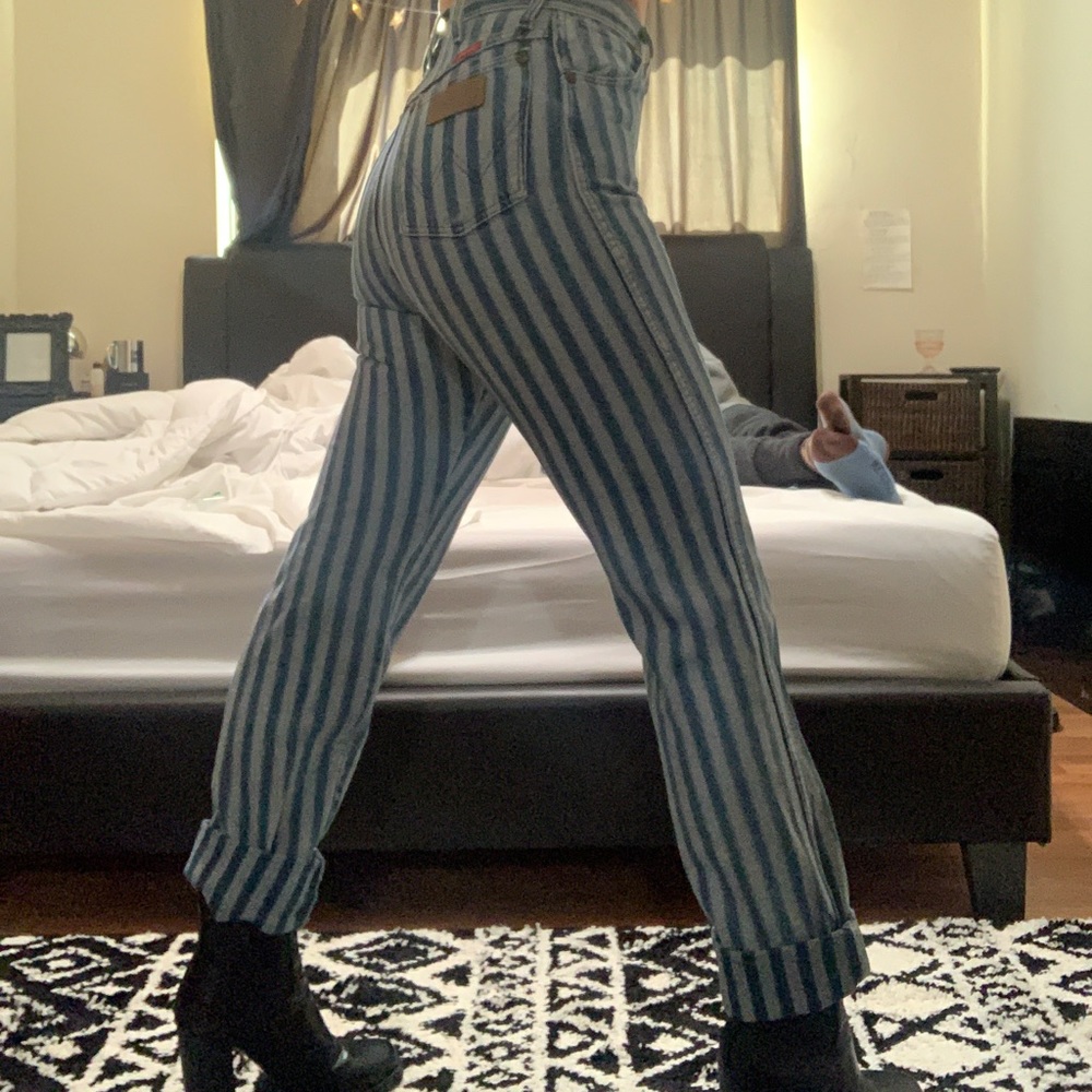 Wrangler size 6 jeans